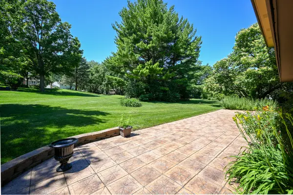1549 Snowberry CT, Downers Grove, IL 60515