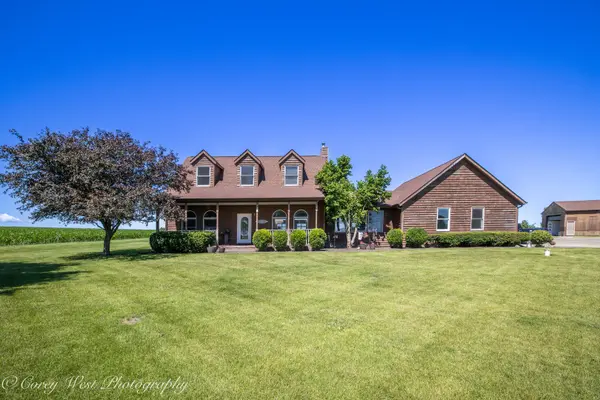 1869 Woodlawn RD, Steward, IL 60553