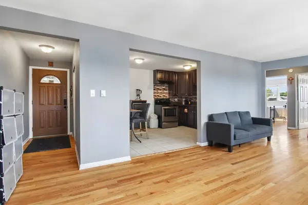 7206 W Wellington AVE #3D, Chicago, IL 60707