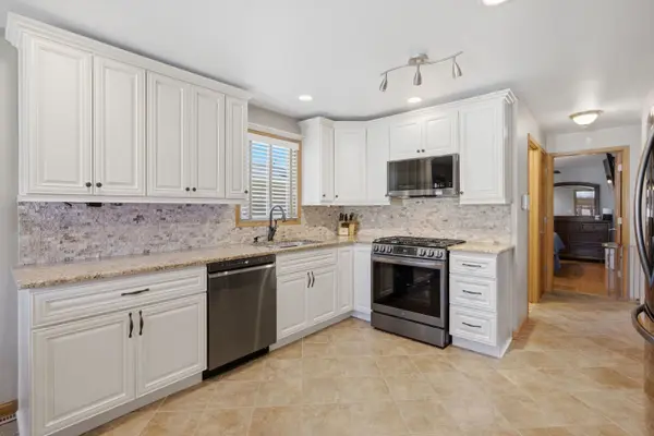 11652 S ST LOUIS AVE, Chicago, IL 60655