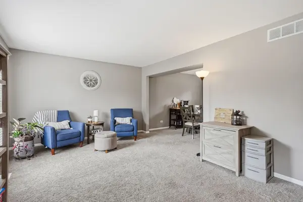 167 Brookwood LN, Bolingbrook, IL 60440