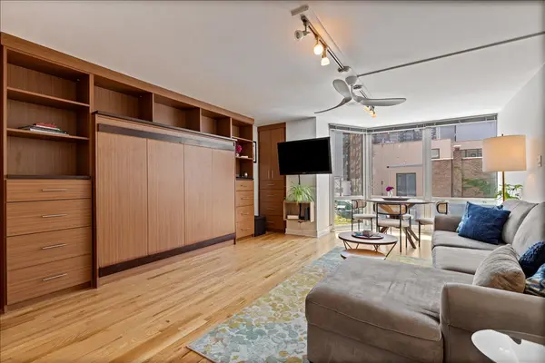 21 W Goethe ST #4H, Chicago, IL 60610