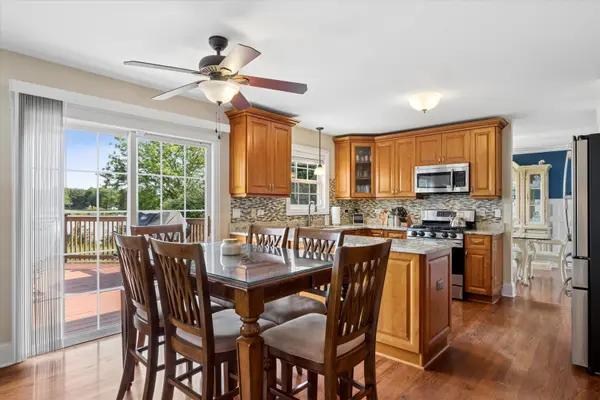 131 Wedgeport CIR, Romeoville, IL 60446