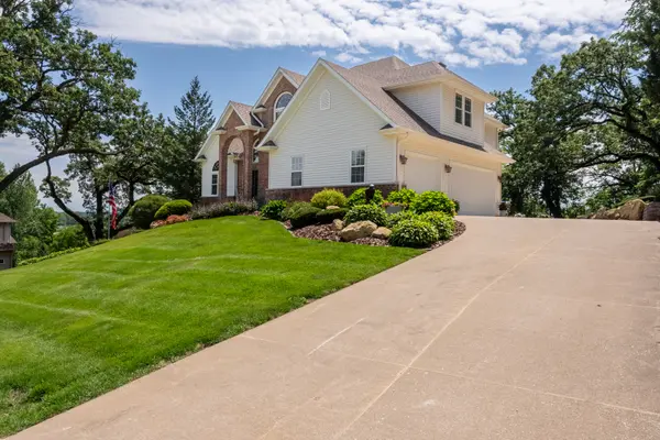 6799 Ridges CT, Bettendorf, IA 52722