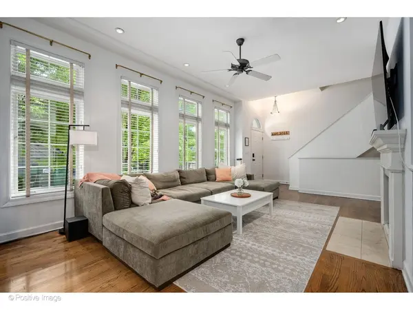344 W HURON ST, Chicago, IL 60654