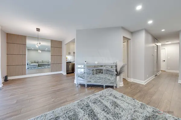 1257 Rosewood CT #C1, Schaumburg, IL 60193