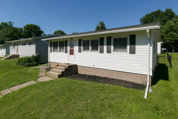 636 28th ST, Bettendorf, IA 52722