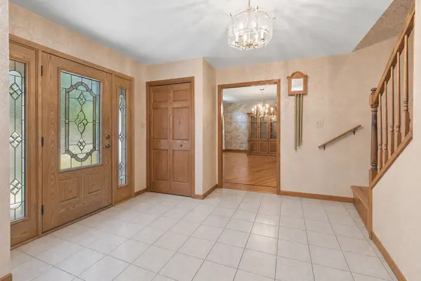 6536 Deer LN, Palos Heights, IL 60463