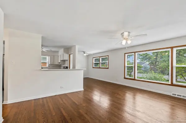 10262 S 52nd AVE, Oak Lawn, IL 60453
