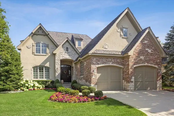 64 Forest Gate CIR, Oak Brook, IL 60523