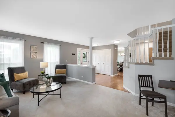 610 Fontana PL, Mundelein, IL 60060
