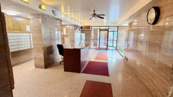 7337 S South Shore DR #616, Chicago, IL 60649