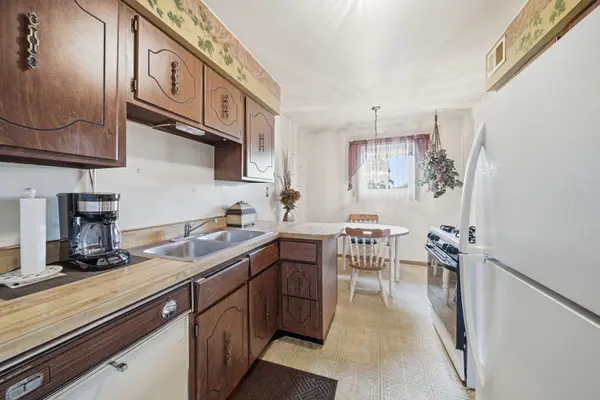 13935 Laramie AVE #220, Crestwood, IL 60418