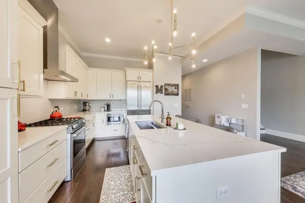 2136 W Belmont AVE #PH, Chicago, IL 60618