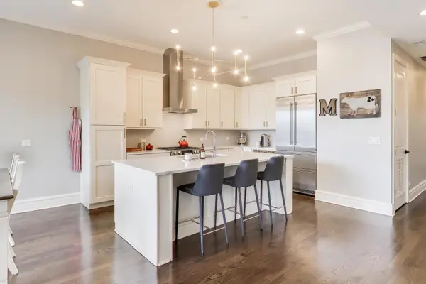 2136 W Belmont AVE #PH, Chicago, IL 60618