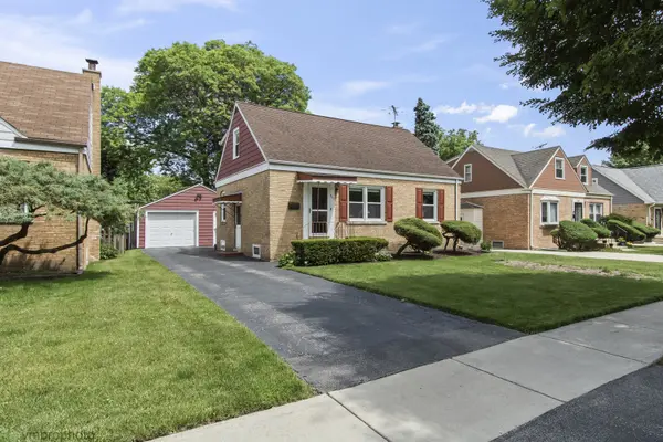 511 N Maple ST, Mount Prospect, IL 60056