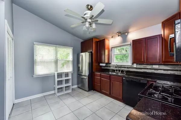 1000 Oakland LN, Aurora, IL 60504