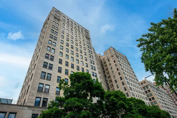 2000 N Lincoln Park West #1101, Chicago, IL 60614