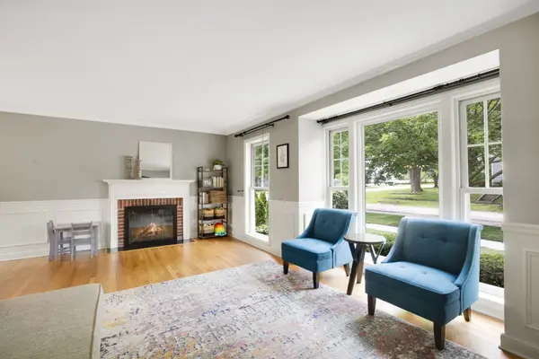 1005 N Race AVE, Arlington Heights, IL 60004