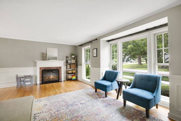 1005 N Race AVE, Arlington Heights, IL 60004