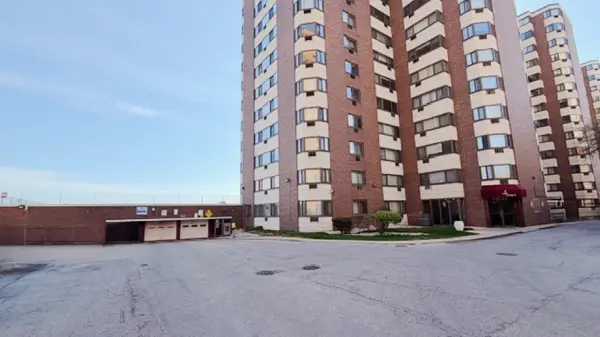 7337 S South Shore DR #1109, Chicago, IL 60649