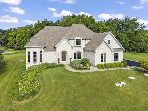 41W102 Oak Hills CT, Elburn, IL 60119