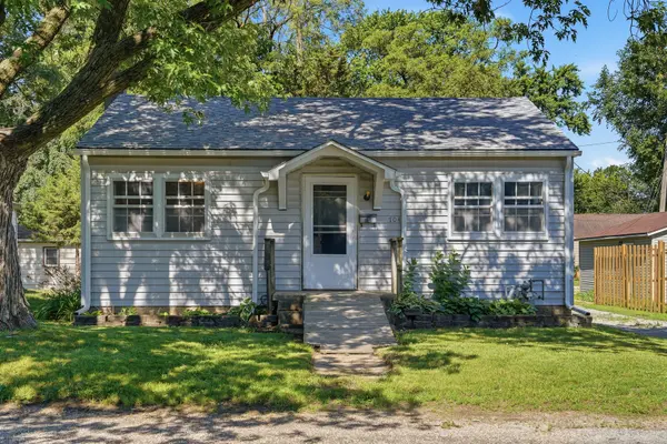 704 6th AVE, Rock Falls, IL 61071