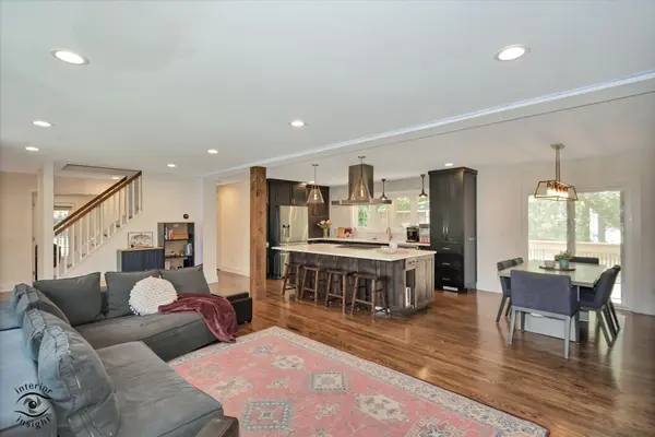 829 E Porter AVE, Naperville, IL 60540