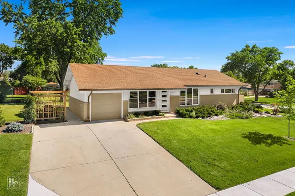 580 NEWARK LN, Hoffman Estates, IL 60169