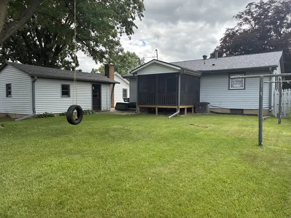 721 Highview DR, Clinton, IA 52732