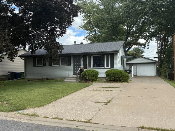721 Highview DR, Clinton, IA 52732