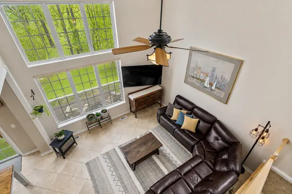 367 Emerald LN, Algonquin, IL 60102