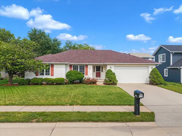 4421 Oak ST, Davenport, IA 52806