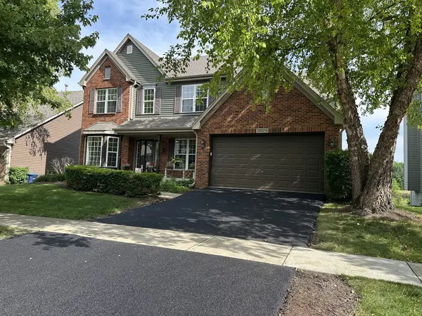 39W219 E Mallory DR, Geneva, IL 60134