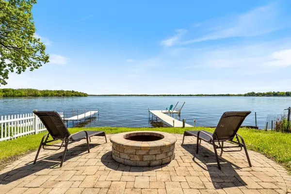 107 Hillside CT, Fox Lake, IL 60020