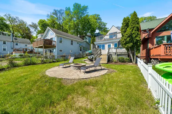 107 Hillside CT, Fox Lake, IL 60020