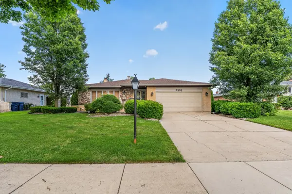 7305 Summit RD, Darien, IL 60561