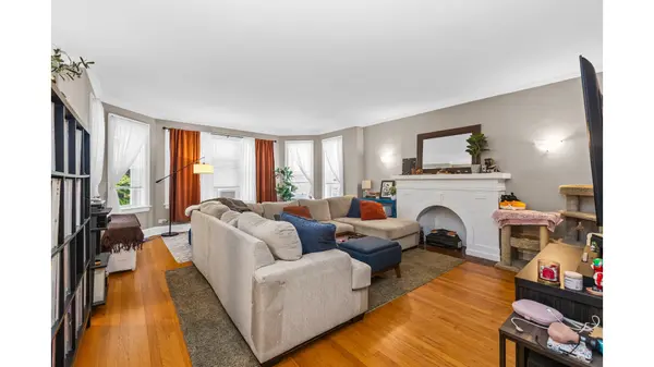 7555 N Claremont AVE, Chicago, IL 60645