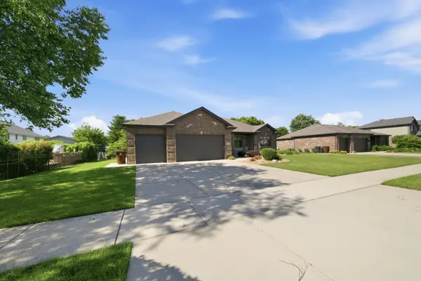 10532 Jacob DR, Mokena, IL 60448