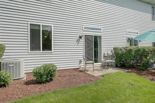 1211 Arapaho CT, Naperville, IL 60540