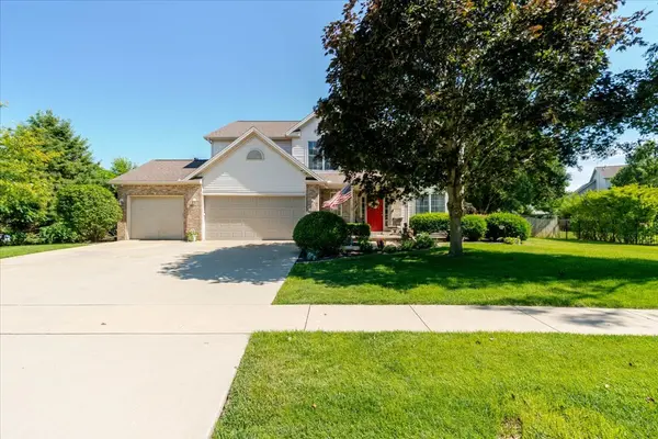 3711 Rave RD, Bloomington, IL 61704