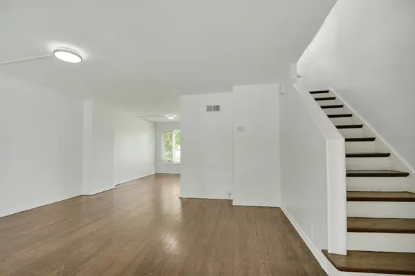 10 Michael RD, Park Forest, IL 60466