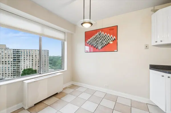 7033 N Kedzie AVE #1410, Chicago, IL 60645