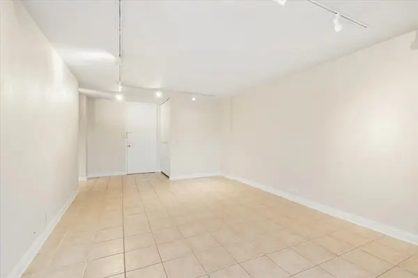 7033 N Kedzie AVE #1410, Chicago, IL 60645
