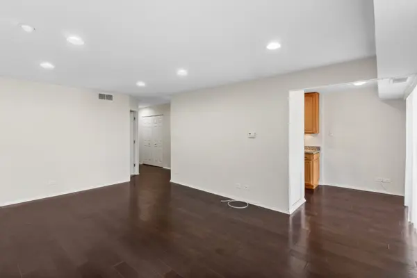 701 Forum SQ #108, Glenview, IL 60025