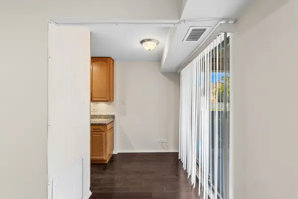 701 Forum SQ #108, Glenview, IL 60025