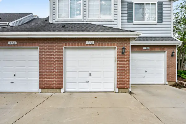178 Cripple Creek CT #1, Schaumburg, IL 60194