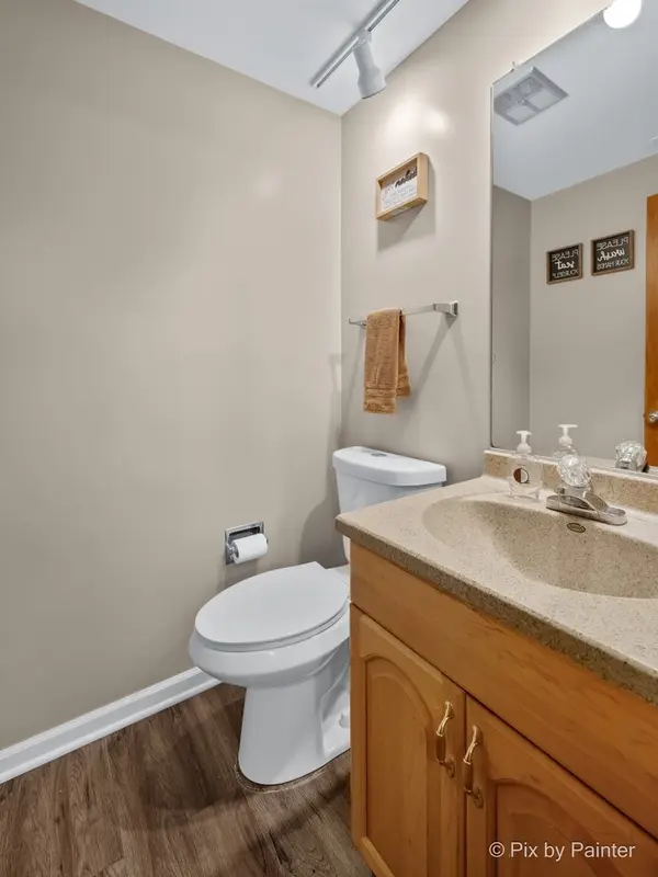 902 Oak Valley DR, Cary, IL 60013