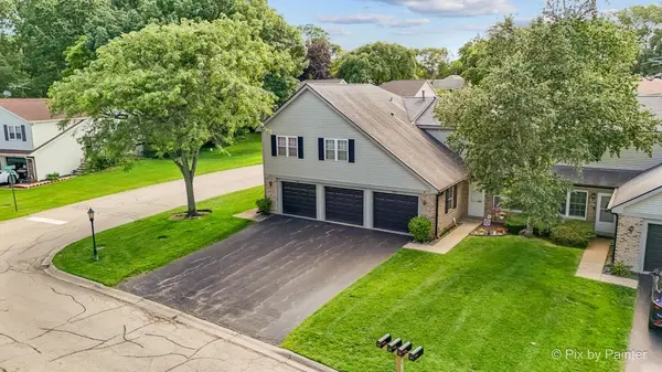 902 Oak Valley DR, Cary, IL 60013