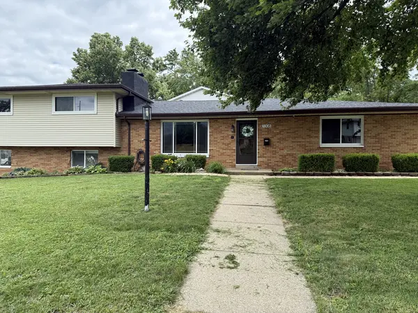 1308 W Kenwick LN, Peoria, IL 61614